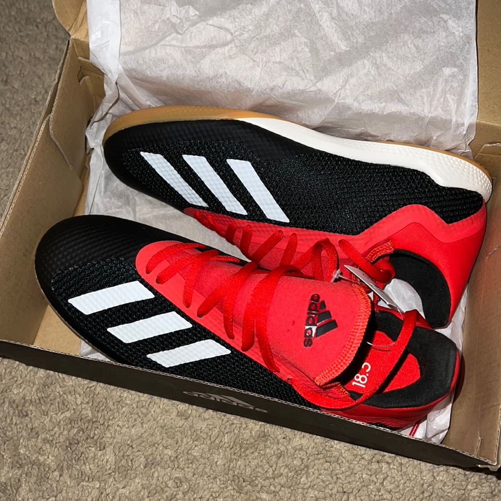 Soccer turf shoes